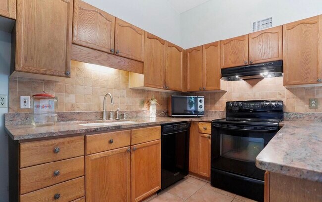 Building Photo - 10394 Meadowhead Cir