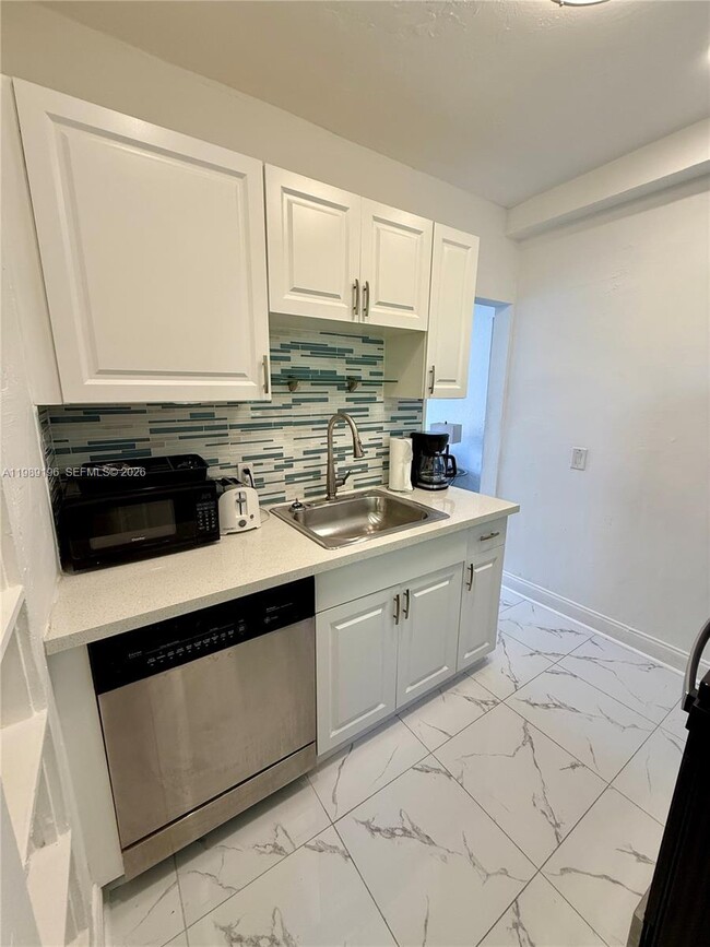 Building Photo - 1542 Jefferson Ave