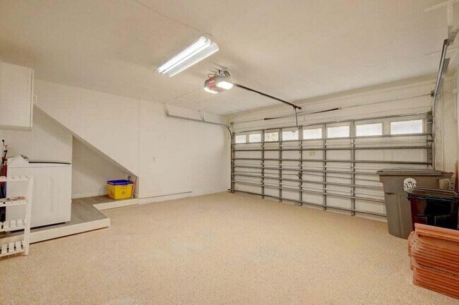 Building Photo - 10758 Lake Jasmine Dr