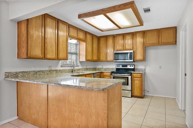 Building Photo - 5204 Yucca Dr