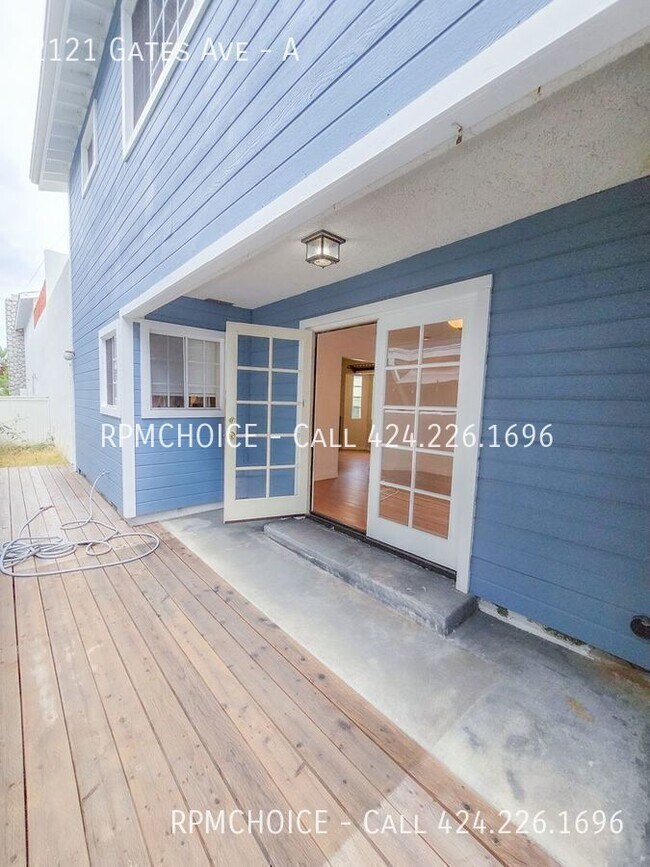 Building Photo - 2121 Gates Ave