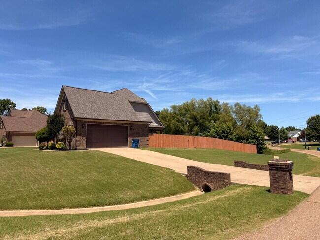 Building Photo - Stunning Atoka Home Offering Space, Style, and Convenience!