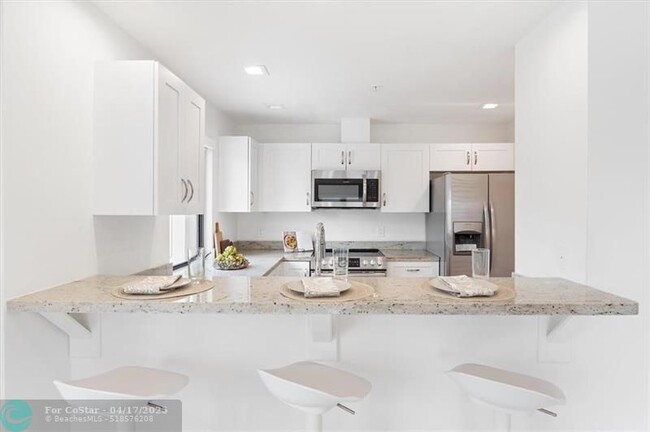Building Photo - 448 NW 41st St