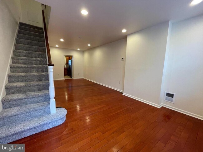 Building Photo - 1315 S Howard St