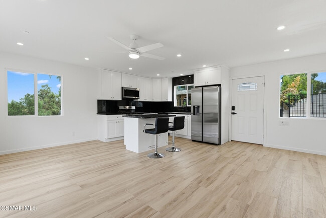 Building Photo - 265 McKnight Rd