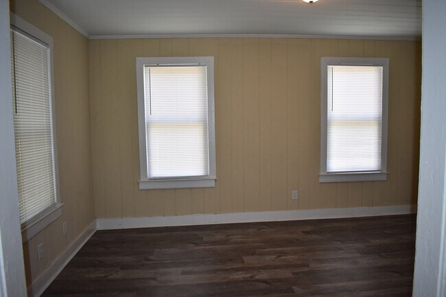 Building Photo - 14 Dunway Dr