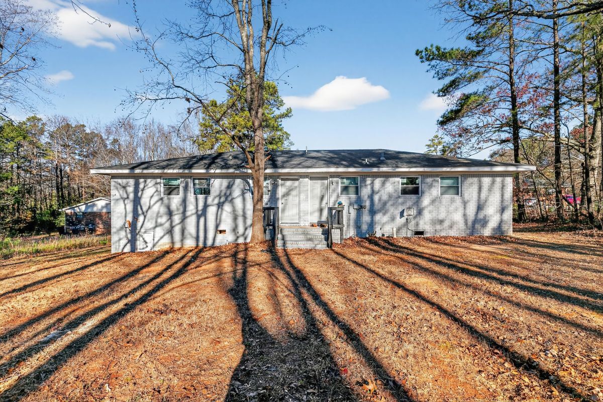 Building Photo - 7 Roper Dr