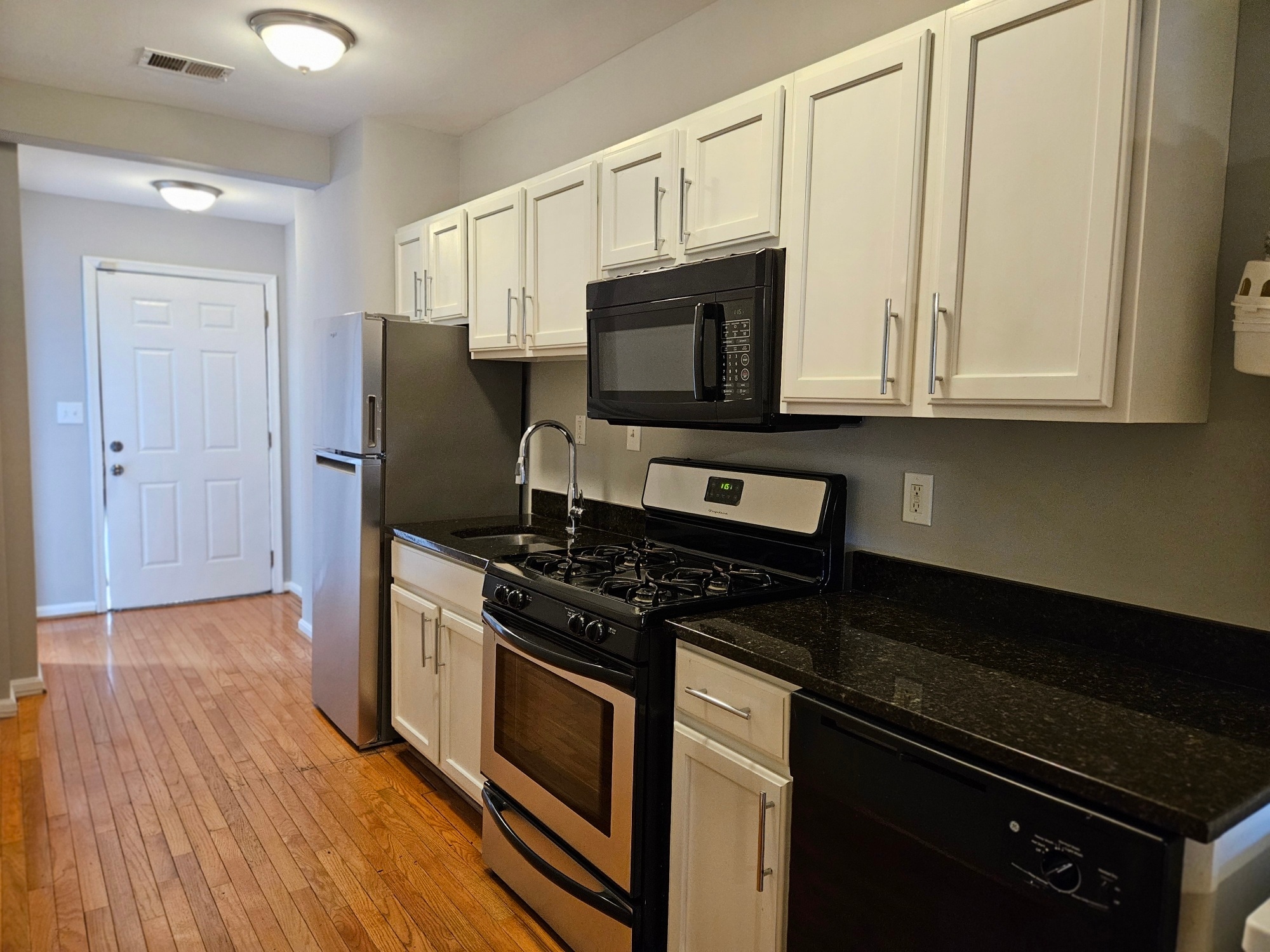 Kitchen - 330 Delafield Pl NW