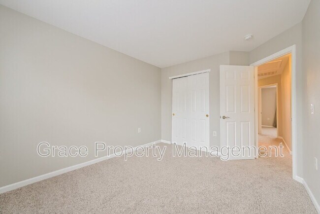 Building Photo - 1495 Red Cliff Way
