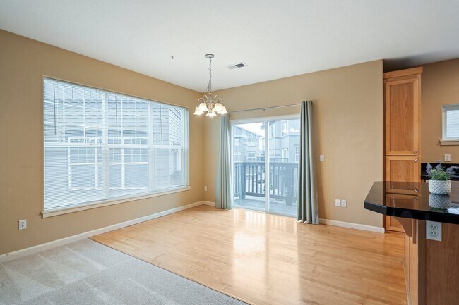 Building Photo - 1150 SW 170th Ave