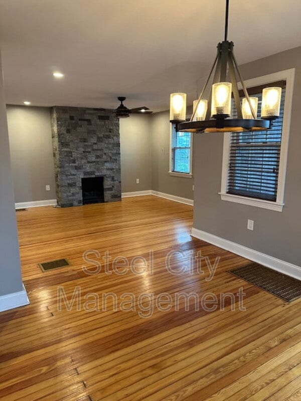 Building Photo - 851 Kennedy St