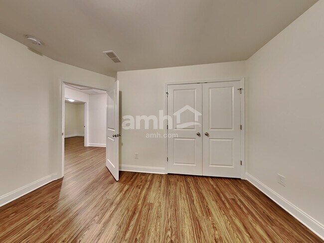 Building Photo - 106 Doral Blue Dr