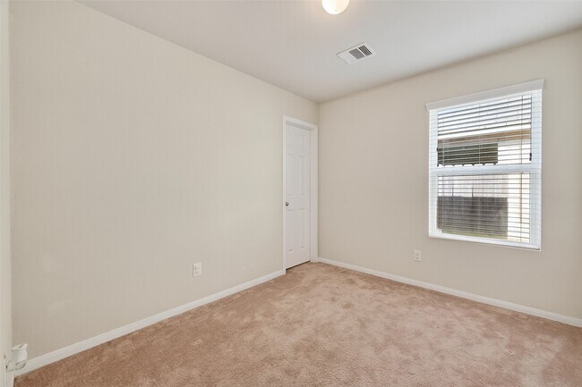 Building Photo - 923 Steel Blue Dr