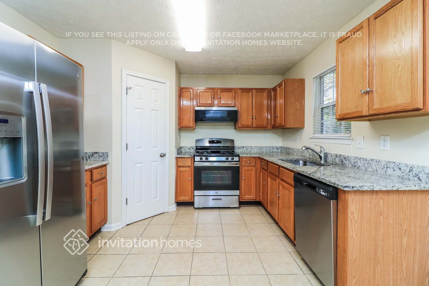 Building Photo - 66 Springbottom Dr SE