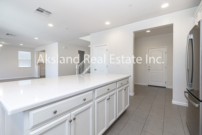 Building Photo - 2355 Azevedo Ave