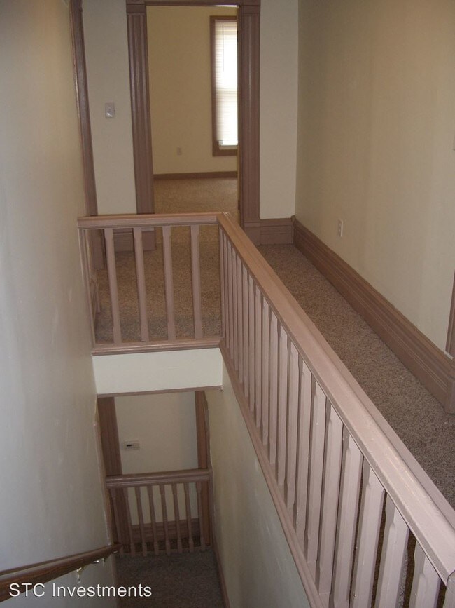 Building Photo - 4 br, 1.5 bath House - 527 N. Lafayette