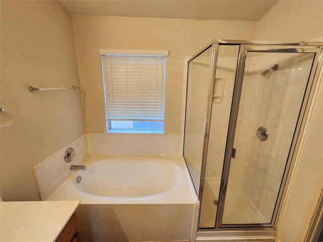 Building Photo - 11620 Paul E Anderson Dr