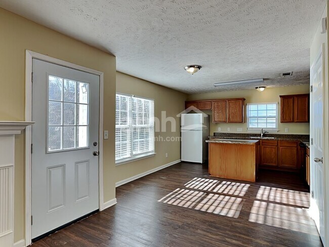 Building Photo - 1361 E Nir Shreibman