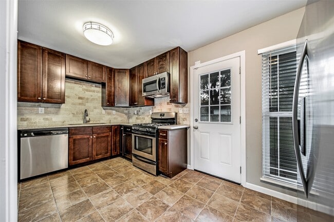 Building Photo - 4421 Lido Ln