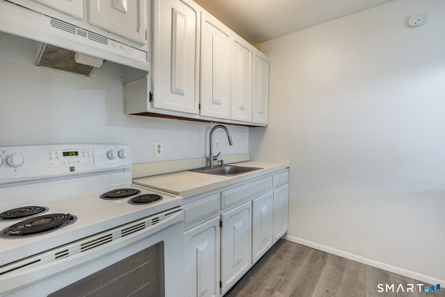 Building Photo - 31 Bostwick Arms