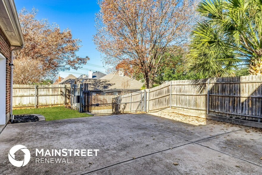 Building Photo - 4402 Spinnaker Dr