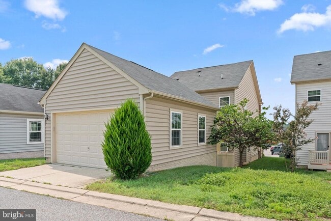 Building Photo - 13727 Port Commerce Ct