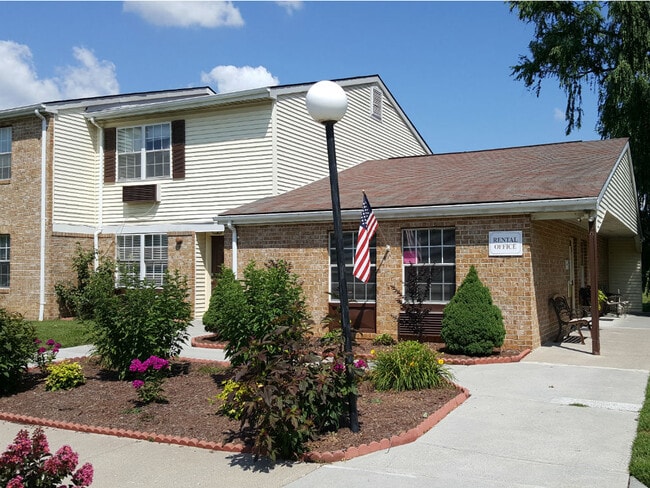 Building Photo - Spring Run Apartments