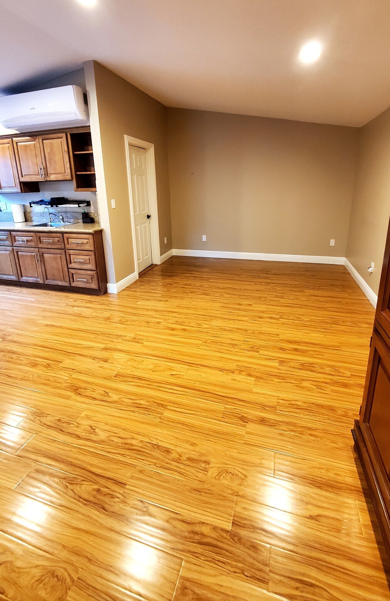 Building Photo - 16925 Knollwood Dr