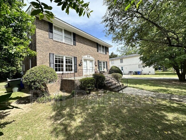 Building Photo - 304 Princess St