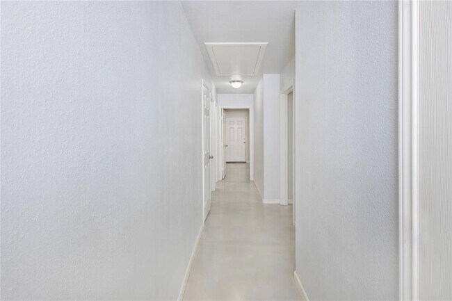 Building Photo - 638 Luke St