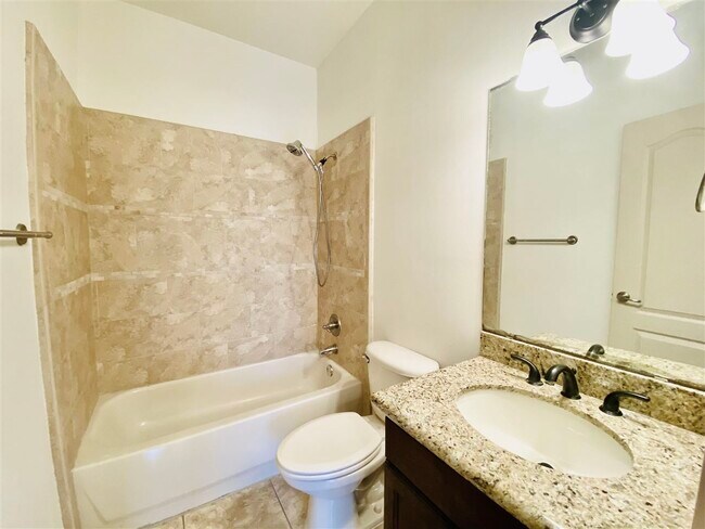 Building Photo - 707 St James Dr