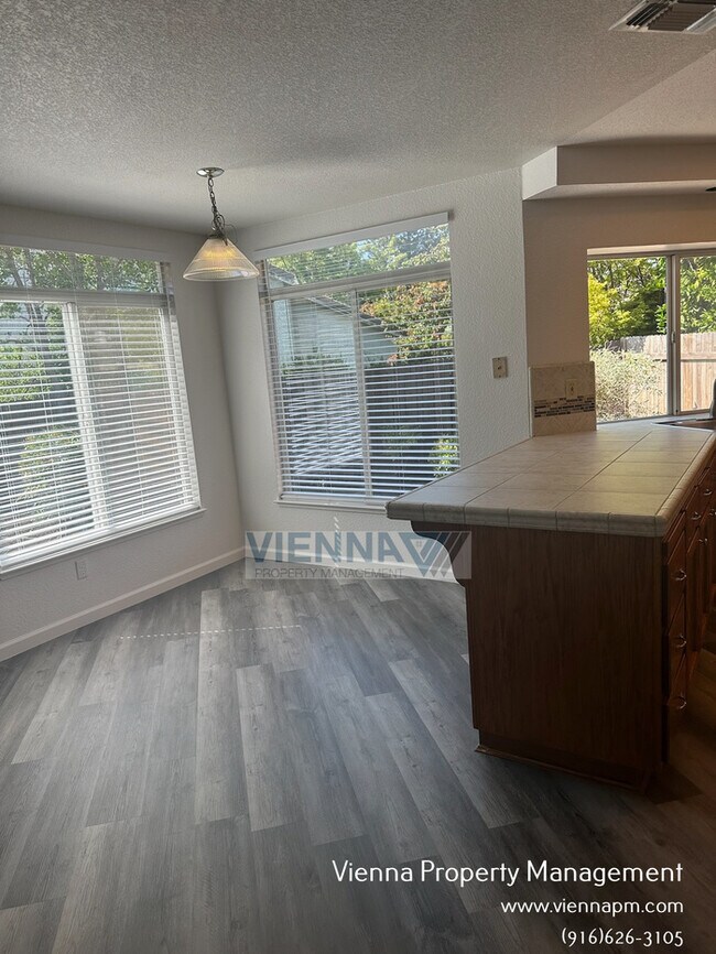 Building Photo - 108 Donegan Ct