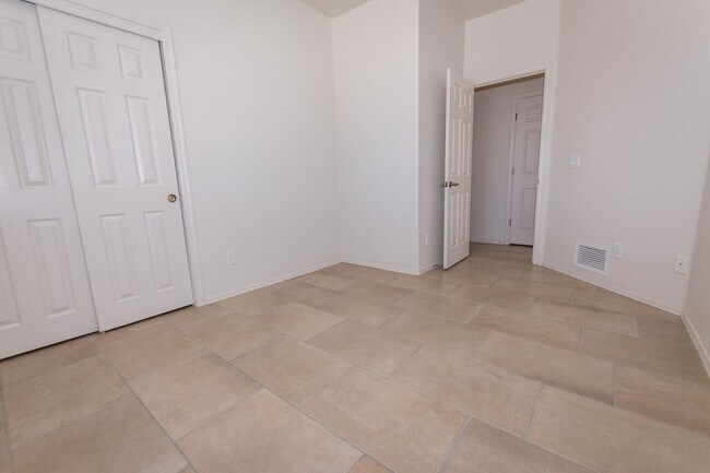 Building Photo - Large Corner Lot Home with 3 Bedrooms, 2 Baths, Central A/C, Washer & Dryer included!