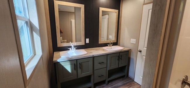 Building Photo - 32560 Hill Creek Rd