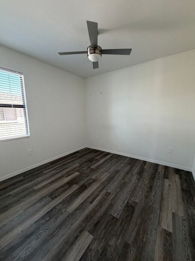 Building Photo - 615 SE 8th St