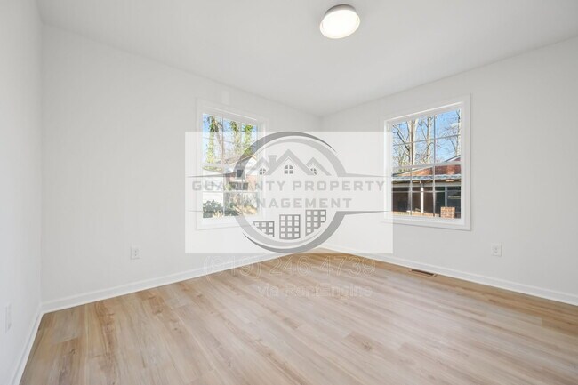 Building Photo - 2343 Derby Dr