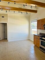 Building Photo - 911 Willow St