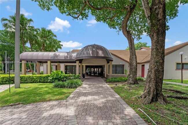 Building Photo - 13910 SW 91st Terrace