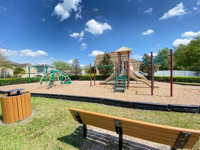 Building Photo - Stunning Lake View Home in Waterside Estate!