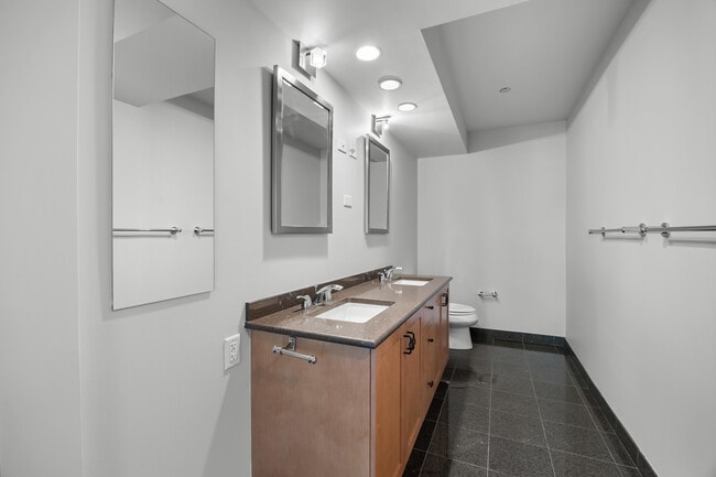 Building Photo - 60 E Monroe St