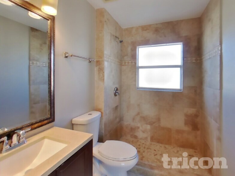 Building Photo - 15206 Markham Dr