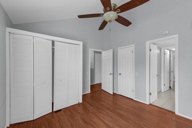 Building Photo - 11710 Southlake Dr