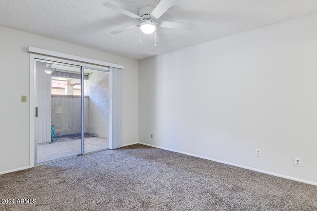 Building Photo - 195 N Cottonwood St