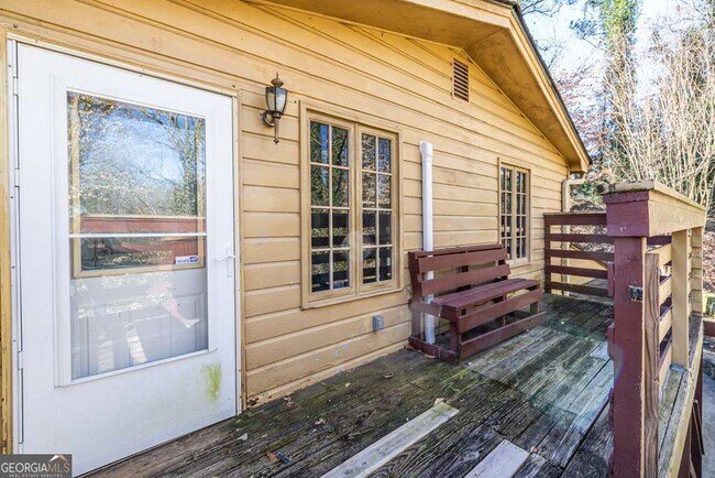 Building Photo - 1570 Spring Ln NW