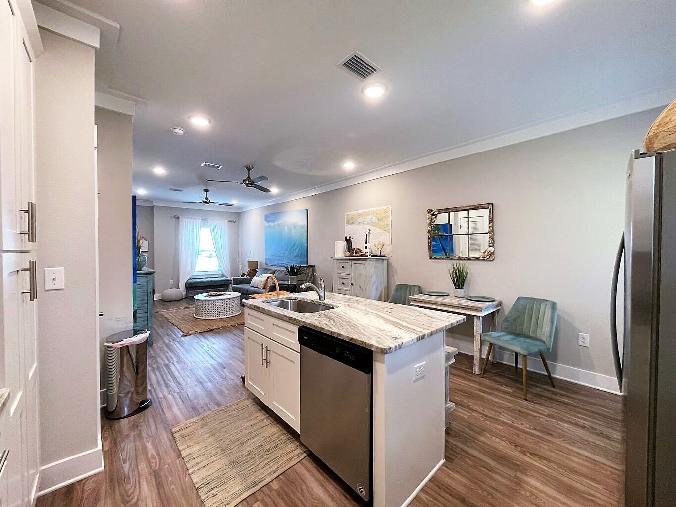 Rental NOT Furnished. Previous Occupant's Furnishings. - 44 N Sand Palm Rd