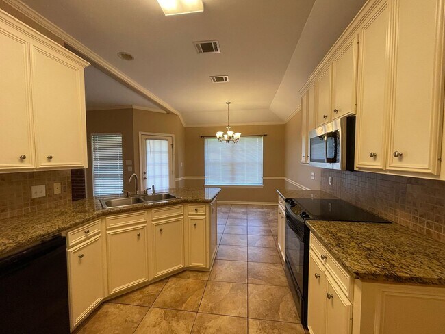 Building Photo - Beautiful Home Located In North Bossier