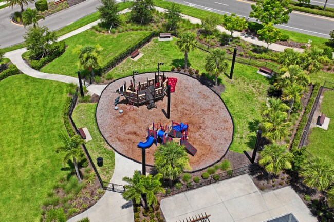 Building Photo - 6240 Fairmont Ln