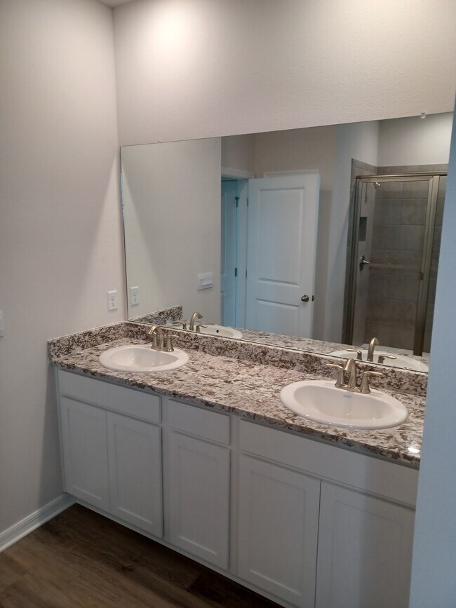 Building Photo - 12067 Kingsley Trl