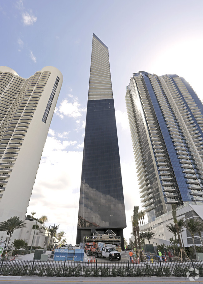 Building Photo - Muse Residences Sunny Isles