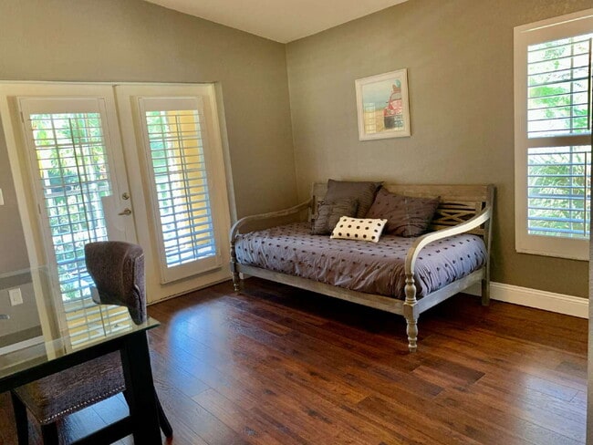 Building Photo - Beautiful Furnished Condo in Coconut Shores VIII